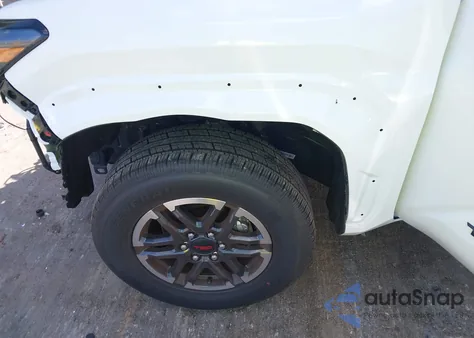 2025 Toyota Tacoma Trd Sport 2Wd z USA, uszkodzony, nr VIN 3TMKB5FN1SM030756